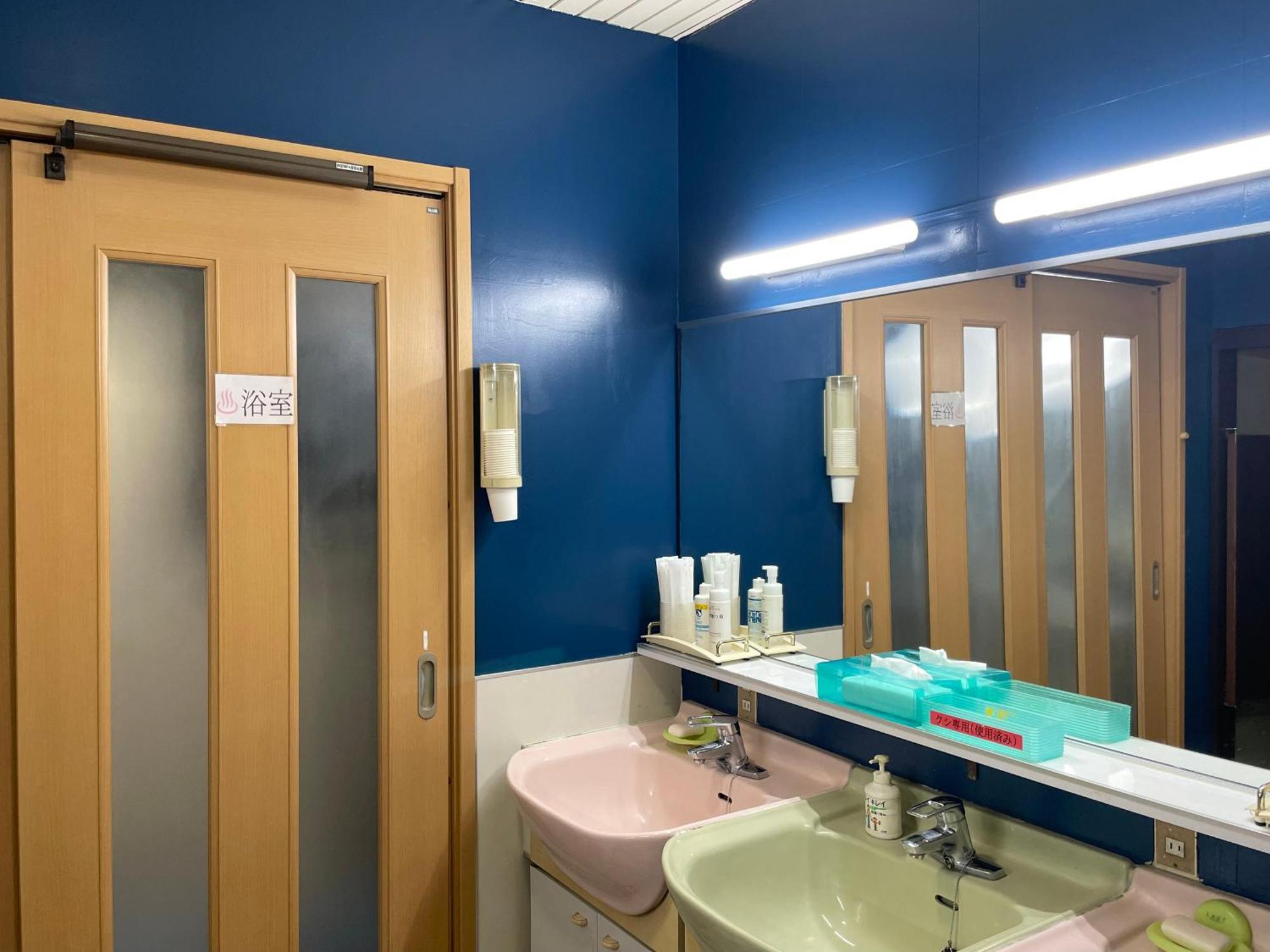 Capsule Hotel Block Room طوكيو المظهر الخارجي الصورة