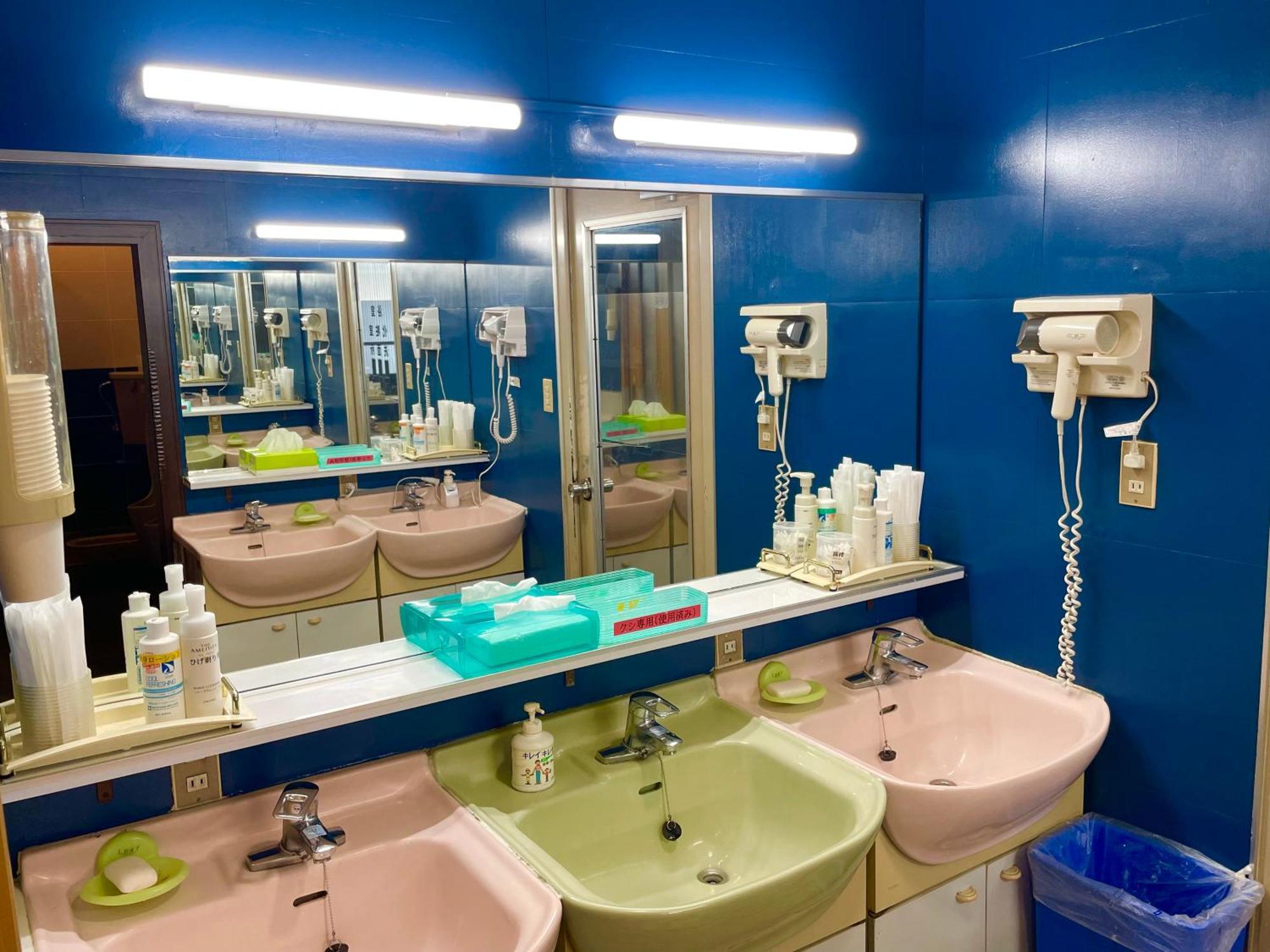 Capsule Hotel Block Room طوكيو المظهر الخارجي الصورة