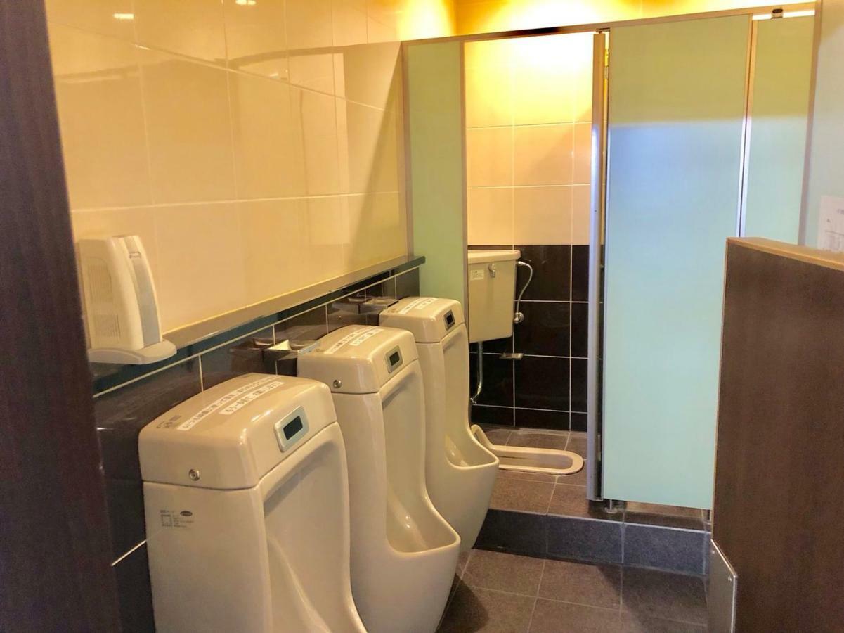 Capsule Hotel Block Room طوكيو المظهر الخارجي الصورة